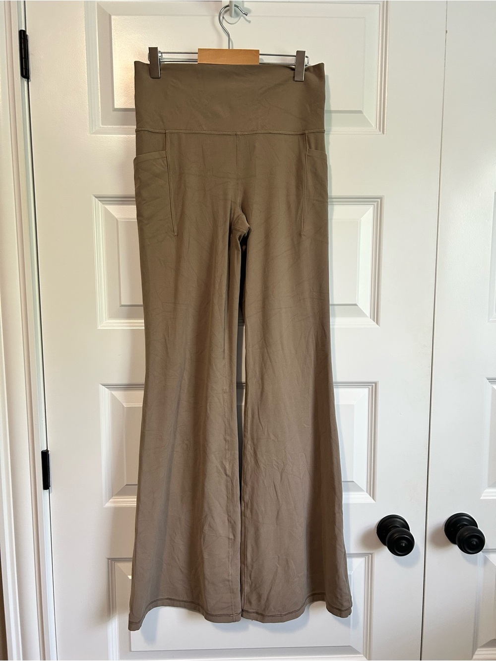 Athleta Salutation Stash Flare Yoga Pants Leggings
